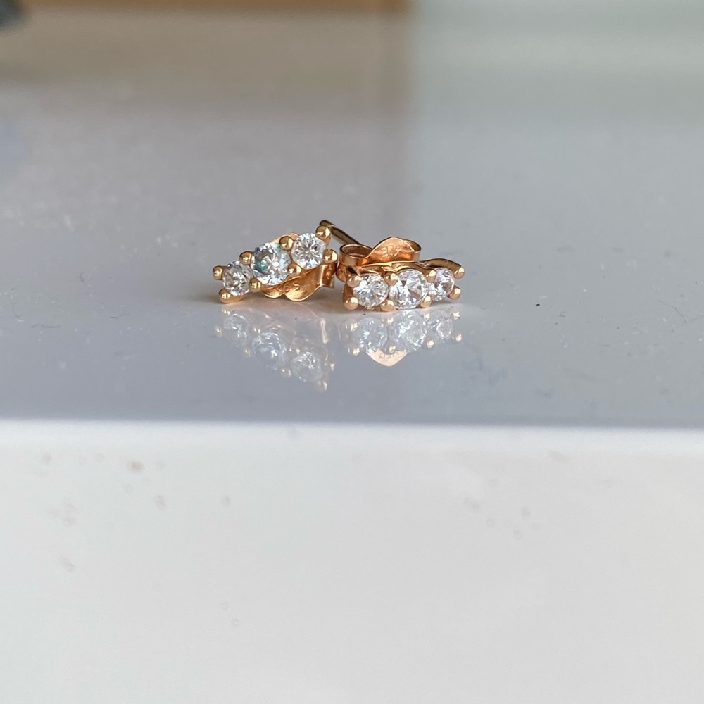 Pandora sparkling elegance stud earrings